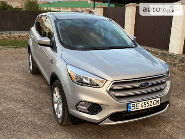 Ford Escape 2016 года