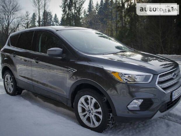 Ford Escape 2017 года