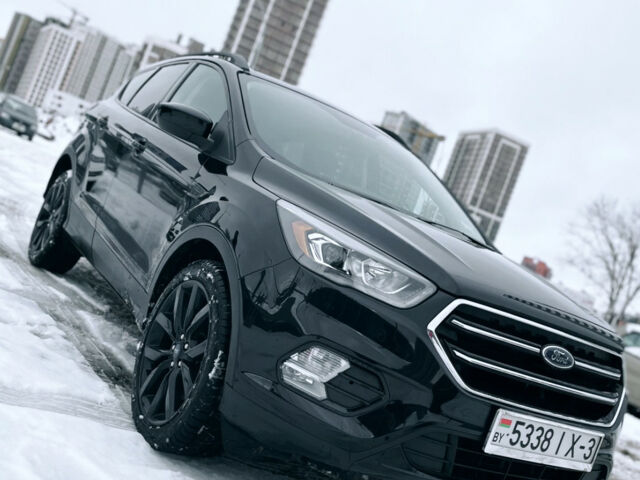 Ford Escape 2019 року