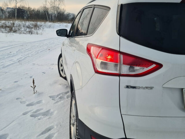 Ford Escape 2015 года