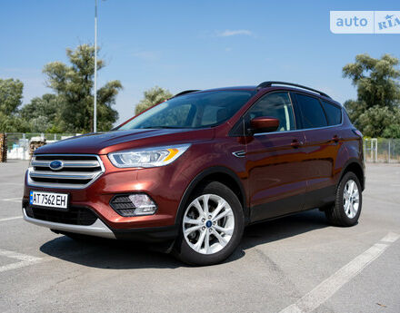 Ford Escape 2018 года