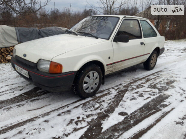 Форд Эскорт 1989 року Ford Escort 1989 року