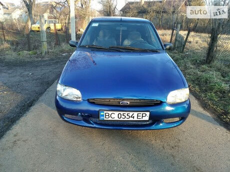 Ford Escort 1995 года