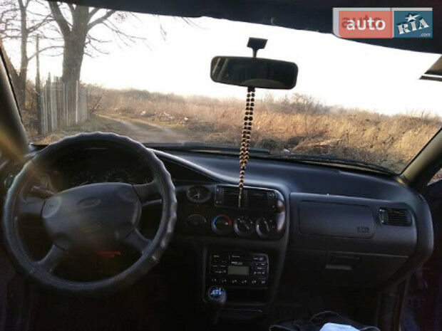 Ford Escort 1995 года