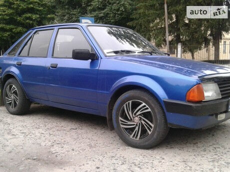 Форд Эскорт 1985 року Ford Escort 1985 року