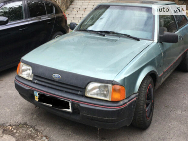 Форд Эскорт 1987 года Ford Escort 1987 года