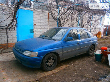 Ford Escort 1992 года