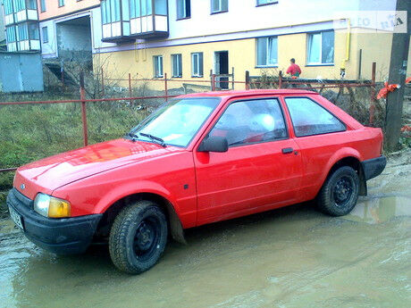 Форд Эскорт 1989 года Ford Escort 1989 года