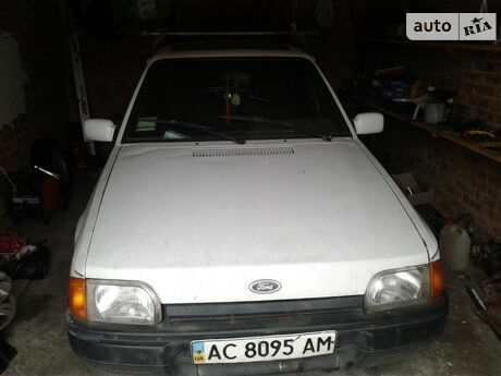 Форд Эскорт 1989 года Ford Escort 1989 года