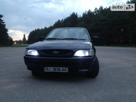 Форд Эскорт 1994 года Ford Escort 1994 года