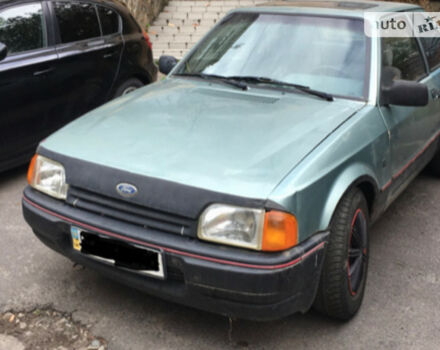 Ford Escort 1987 року