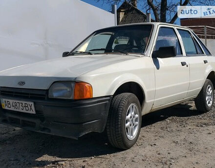 Ford Escort 1985 року