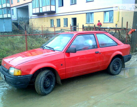 Ford Escort 1989 года