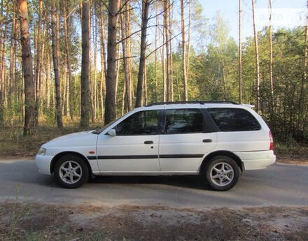 Ford Escort 1998 года