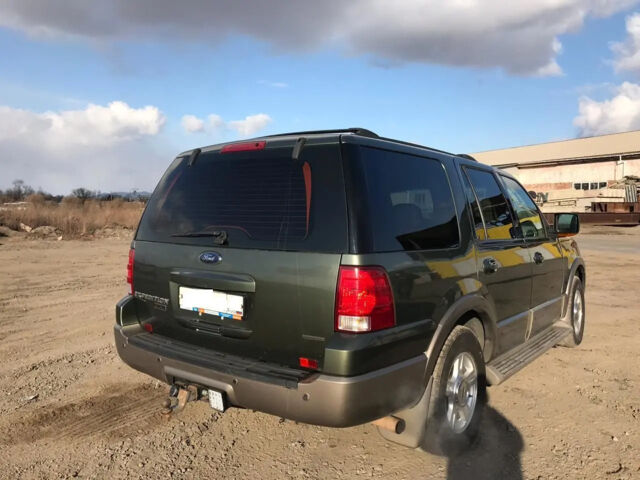 Ford Expedition 2004 року