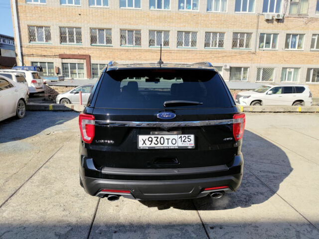 Ford Explorer 2018 года