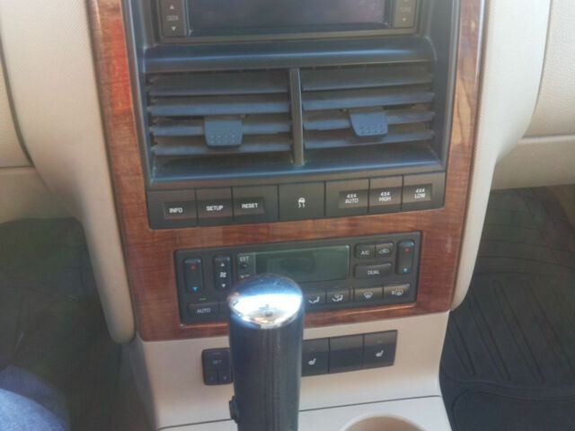 Ford Explorer 2006 года