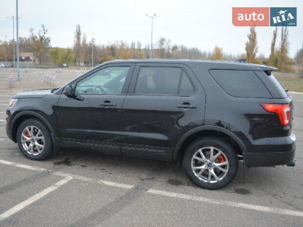 Ford Explorer 2017 року