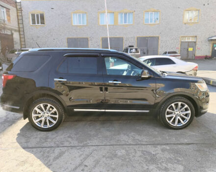 Ford Explorer 2018 року - Фото 3 автомобіля