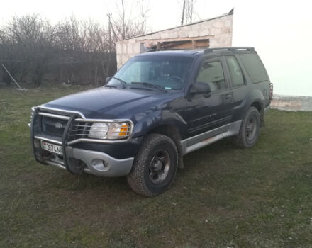 Ford Explorer 2000 року