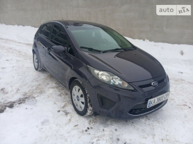 Ford Fiesta 2011 года