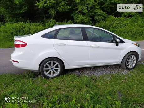 Форд Фиеста 2014 року Ford Fiesta 2014 року