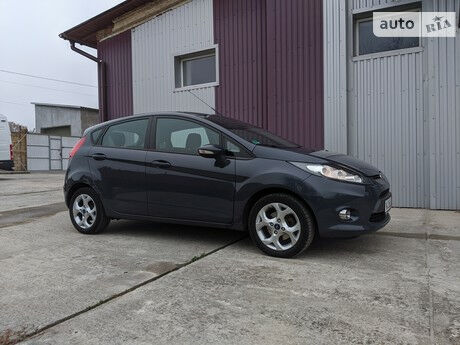 Ford Fiesta 2012 года