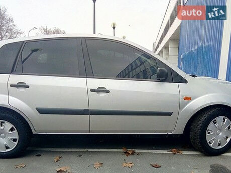 Форд Фиеста 2006 года Ford Fiesta 2006 года