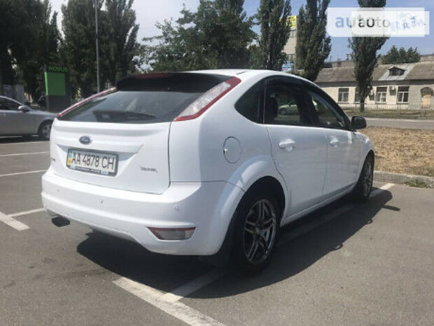 Ford Focus 2010 года