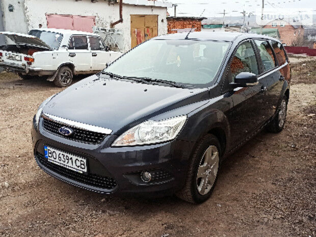 Ford Focus 2010 года