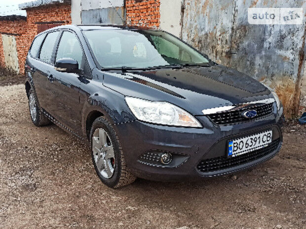 Ford Focus 2010 года