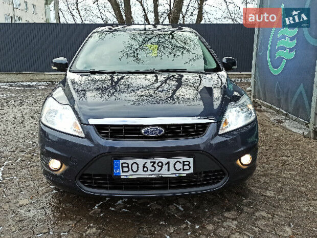 Ford Focus 2010 года