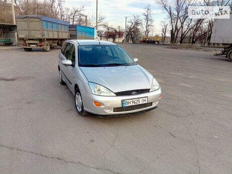 Ford Focus 2000 года