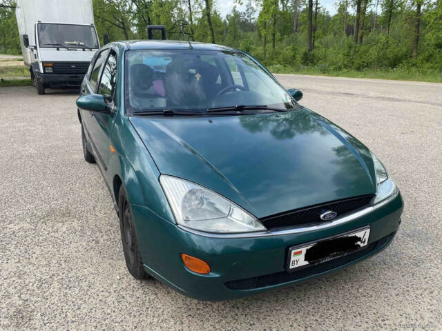 Ford Focus 2001 года