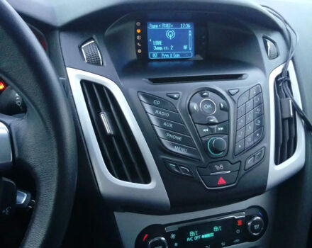 Фото 3 авто Форд Фокус 2012 року на Automoto.ua Ford Focus 2012 року - Фото 3 автомобіля