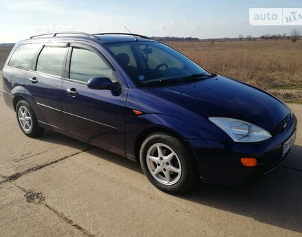 Ford Focus 2000 года