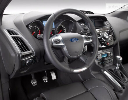 Ford Focus 2011 года