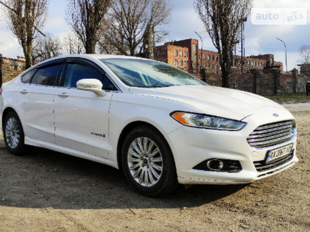 Ford Fusion 2013 года