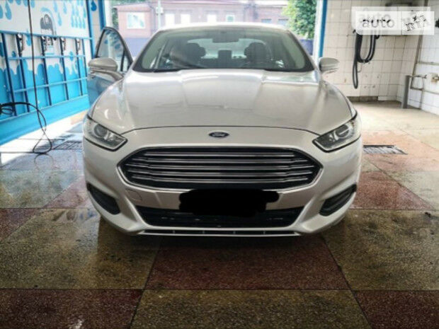 Ford Fusion 2013 года