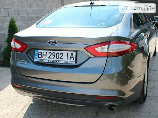 Ford Fusion 2013 року