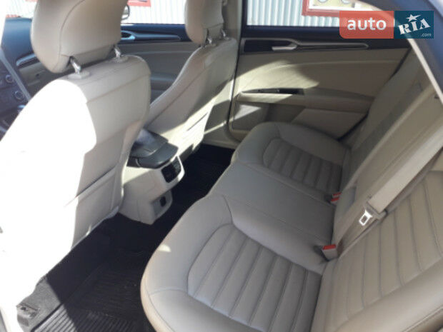 Ford Fusion 2013 года
