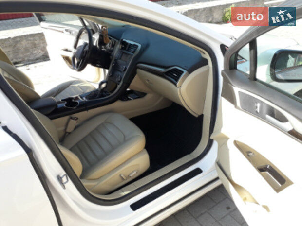 Ford Fusion 2013 года