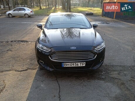 Ford Fusion 2015 года