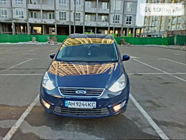 Ford Galaxy 2011 року