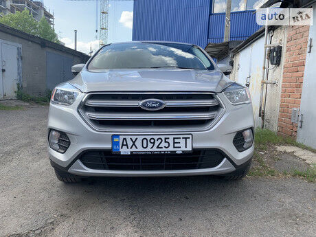 Ford Kuga 2017 года