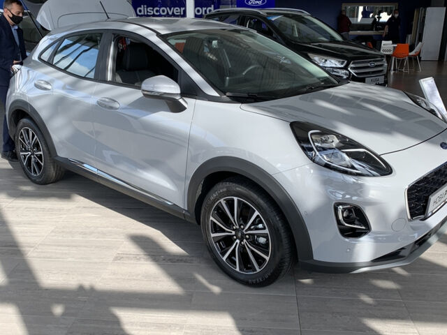 Ford Kuga 2020 року