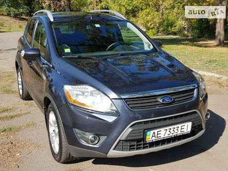 Форд Куга 2010 року Ford Kuga 2010 року