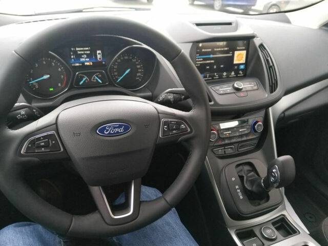 Ford Kuga 2019 года