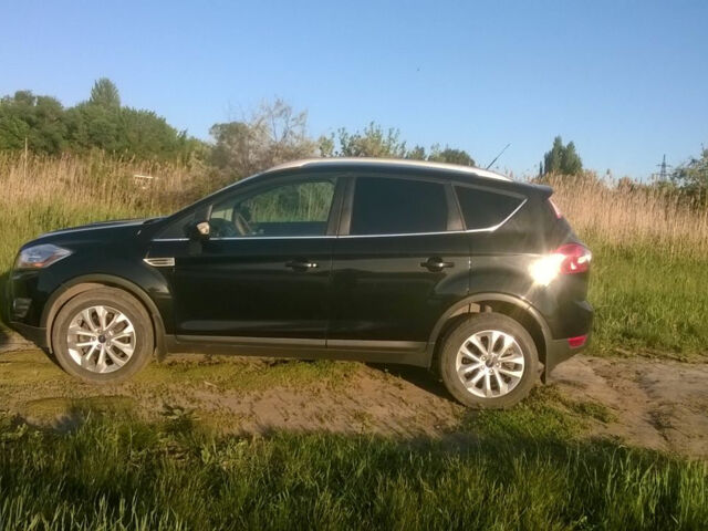 Ford Kuga 2011 года