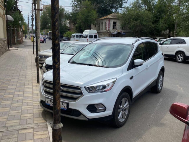 Ford Kuga 2019 года